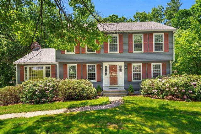 27 Old Homestead Rd, Groton, MA 01450