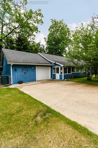 3270 Woods Road, Hayes Township, MI 48625