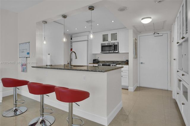 10275 Collins Avenue 315, Bal Harbour, FL 33154