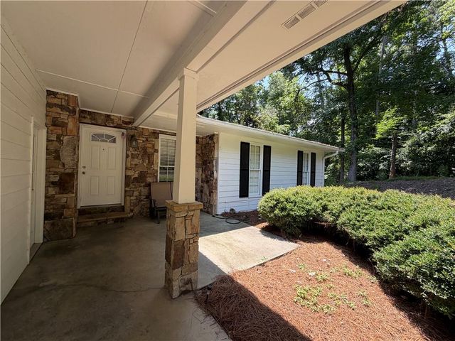 1940 Lakewood Road, Cumming, GA 30041