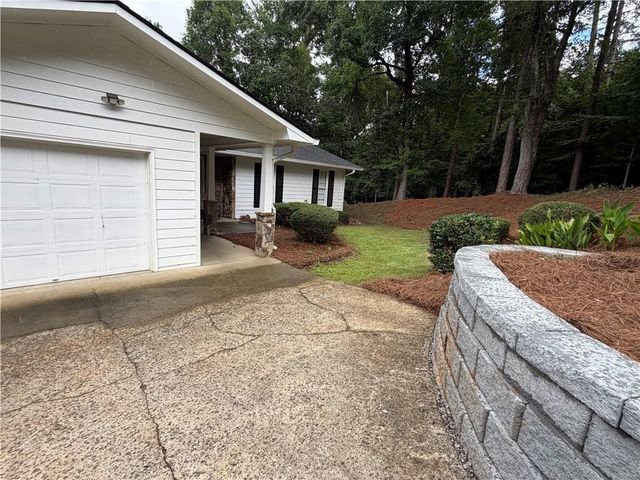 1940 Lakewood Road, Cumming, GA 30041