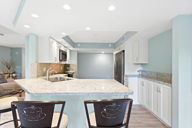 204 SEA OATS Drive D, Juno Beach, FL 33408