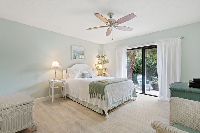 204 SEA OATS Drive D, Juno Beach, FL 33408