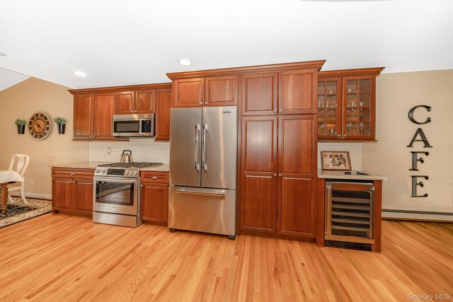 98 Andrew Drive, Mount Sinai, NY 11766