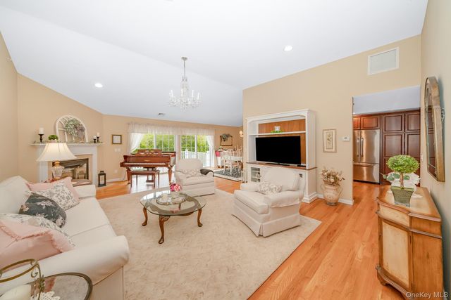 98 Andrew Drive, Mount Sinai, NY 11766