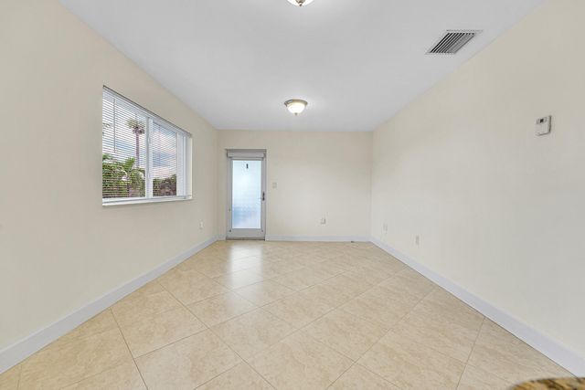 410 SW 15TH Street 202, Pompano Beach, FL 33060