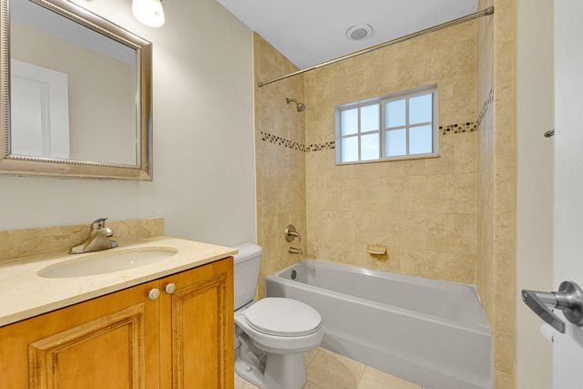 410 SW 15TH Street 202, Pompano Beach, FL 33060