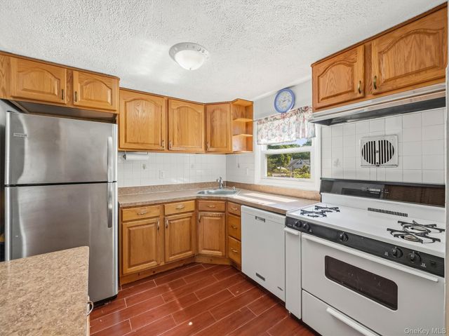 11 Hollow Drive, New City, NY 10956