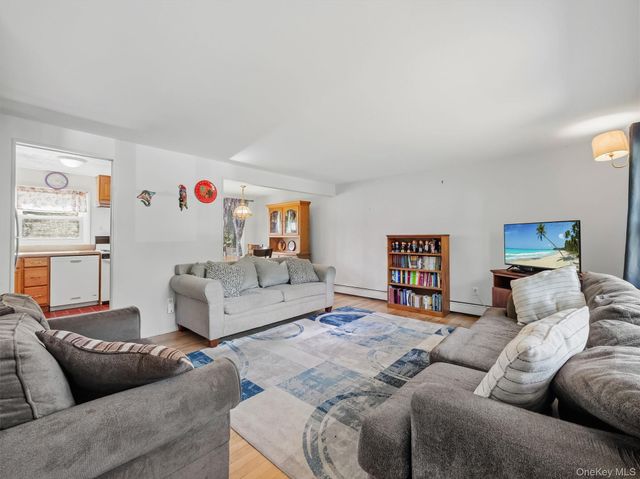 11 Hollow Drive, New City, NY 10956