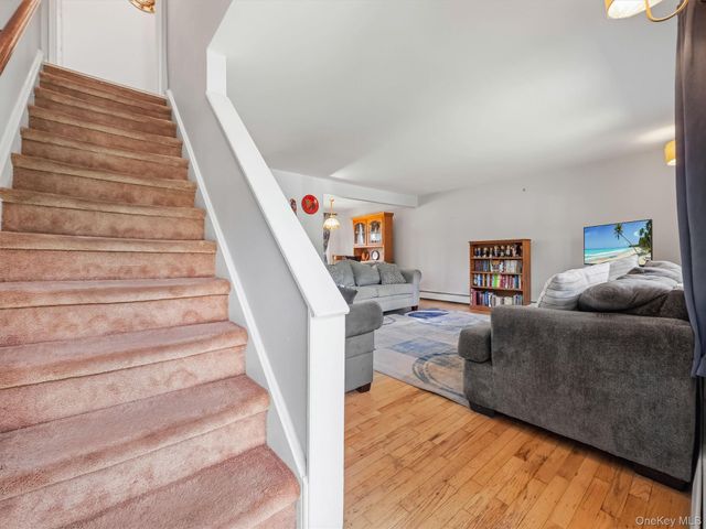 11 Hollow Drive, New City, NY 10956