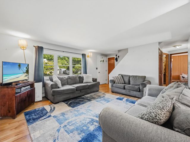 11 Hollow Drive, New City, NY 10956