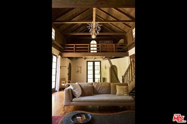 8012 Lark Lane, Los Angeles, CA 90046