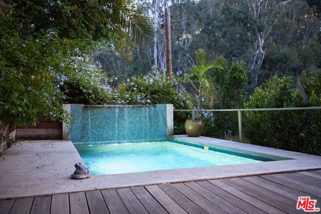 8012 Lark Lane, Los Angeles, CA 90046