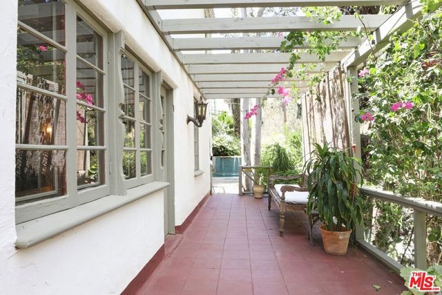 8012 Lark Lane, Los Angeles, CA 90046