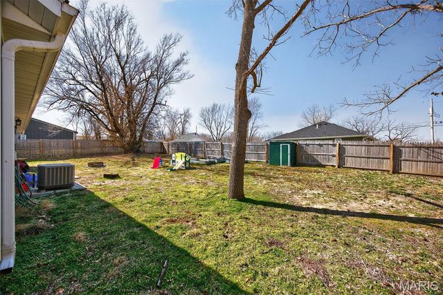 1025 Saint Louis Street, Lebanon, MO 65536