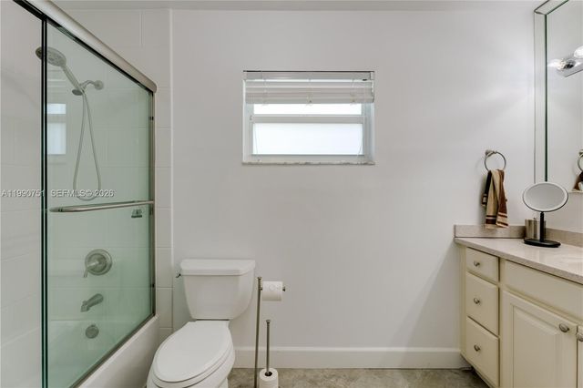 9014 SW 163rd Ter, Palmetto Bay, FL 33157