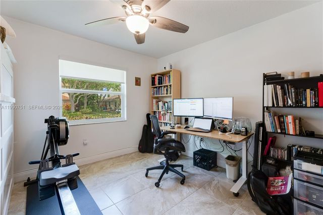 9014 SW 163rd Ter, Palmetto Bay, FL 33157