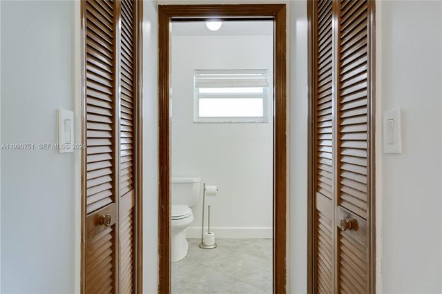 9014 SW 163rd Ter, Palmetto Bay, FL 33157