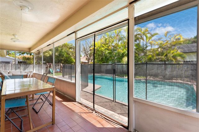 9014 SW 163rd Ter, Palmetto Bay, FL 33157