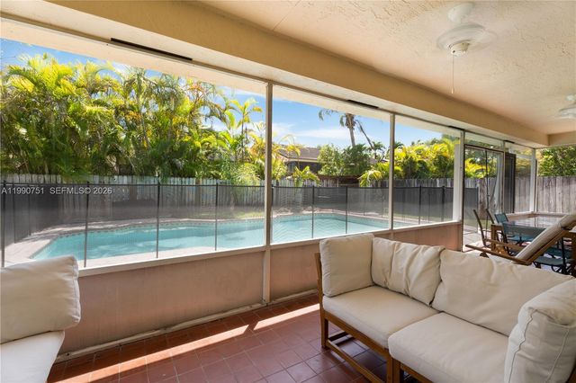 9014 SW 163rd Ter, Palmetto Bay, FL 33157