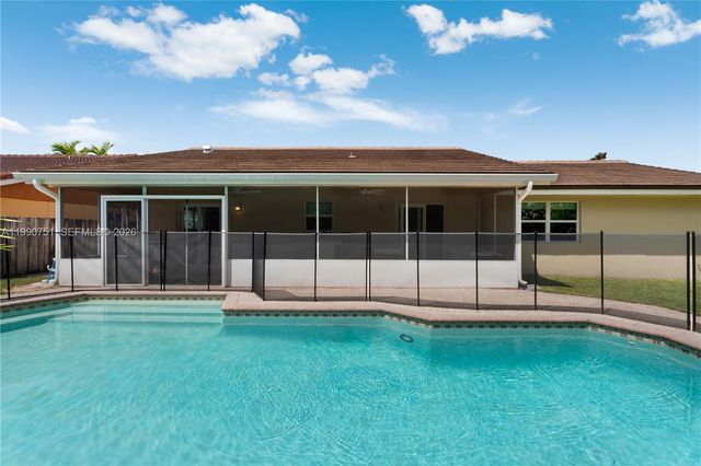 9014 SW 163rd Ter, Palmetto Bay, FL 33157