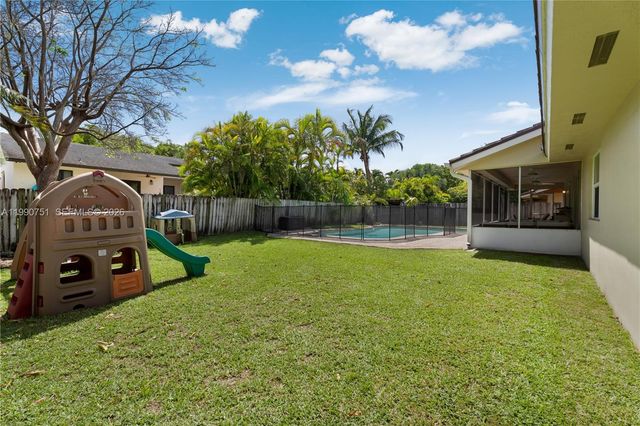 9014 SW 163rd Ter, Palmetto Bay, FL 33157