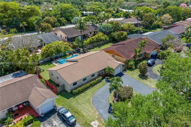 9014 SW 163rd Ter, Palmetto Bay, FL 33157