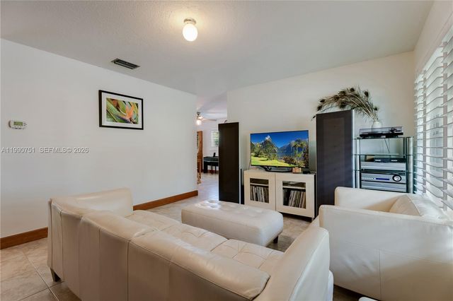 9014 SW 163rd Ter, Palmetto Bay, FL 33157