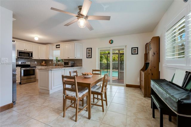 9014 SW 163rd Ter, Palmetto Bay, FL 33157