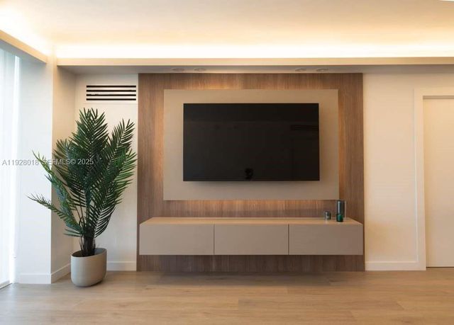 20505 E Country Club Dr 231, Aventura, FL 33180