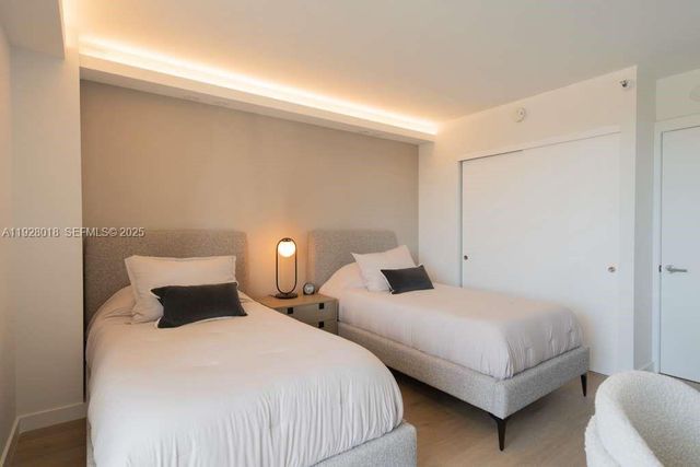 20505 E Country Club Dr 231, Aventura, FL 33180