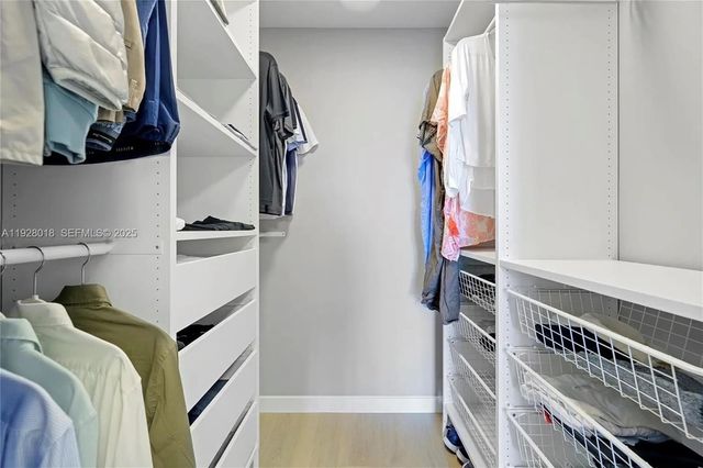 20505 E Country Club Dr 231, Aventura, FL 33180