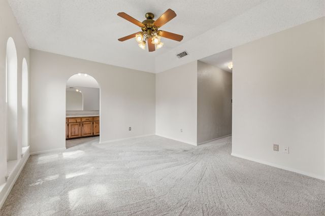 2502 Ashbury Drive, Arlington, TX 76015