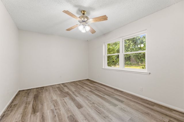 2502 Ashbury Drive, Arlington, TX 76015