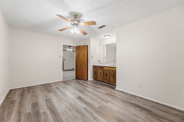 2502 Ashbury Drive, Arlington, TX 76015