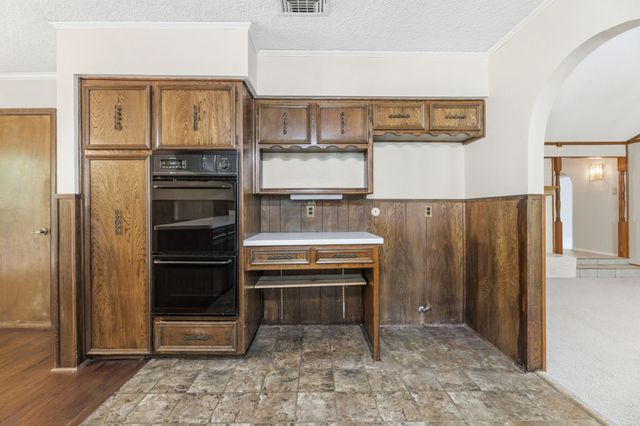 2502 Ashbury Drive, Arlington, TX 76015