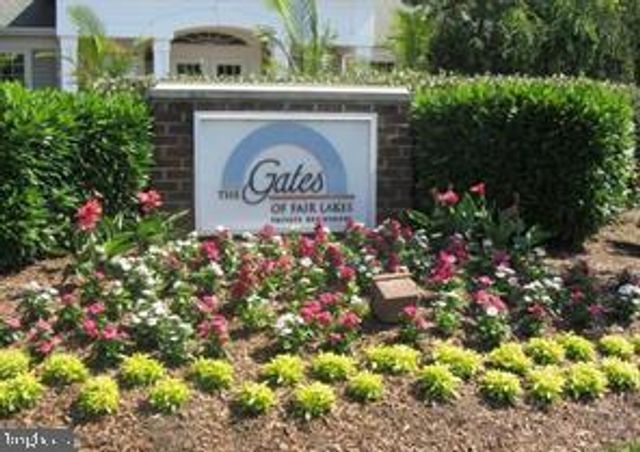 4542 SUPERIOR SQ, Fairfax, VA 22033