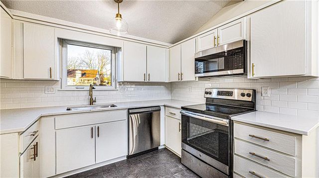 9212 Constance Street, Lenexa, KS 66215