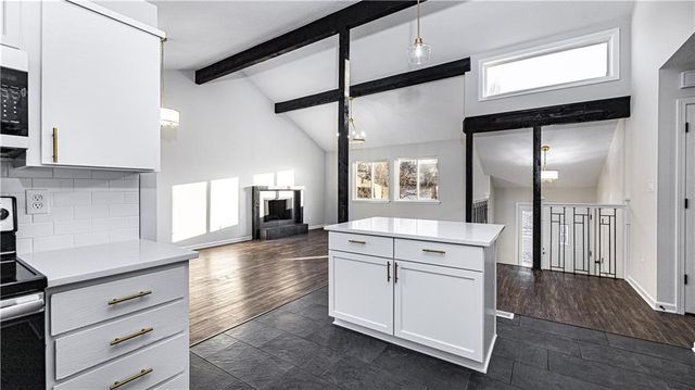 9212 Constance Street, Lenexa, KS 66215