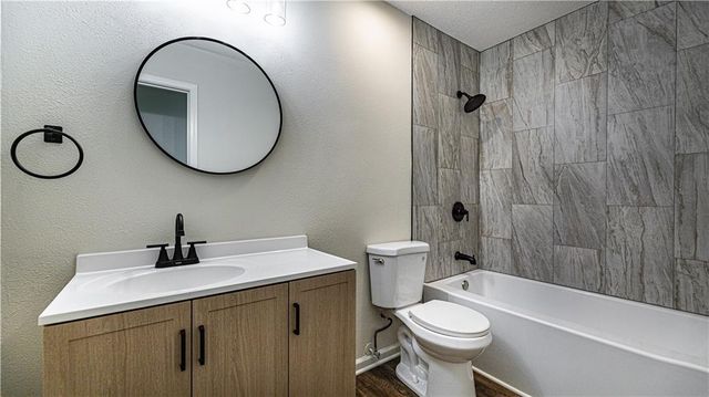 9212 Constance Street, Lenexa, KS 66215