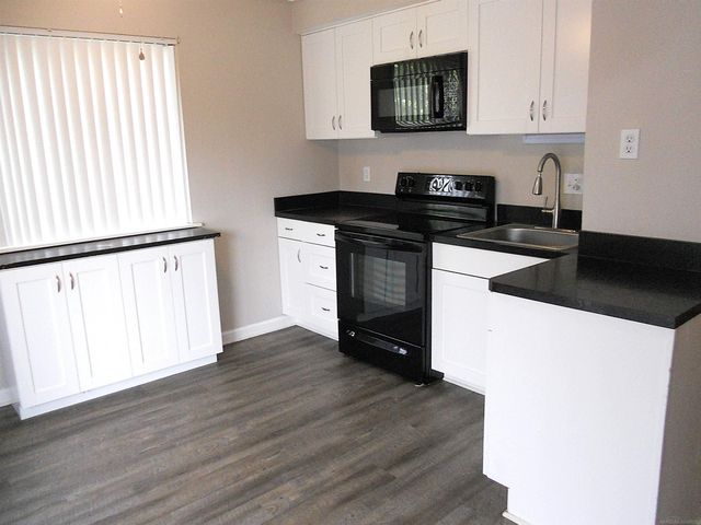 8249 Dartmouth Avenue, Warren, MI 48093