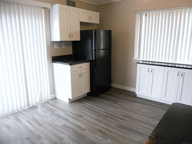 8249 Dartmouth Avenue, Warren, MI 48093