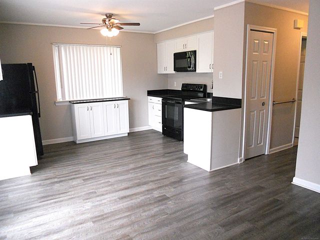 8249 Dartmouth Avenue, Warren, MI 48093