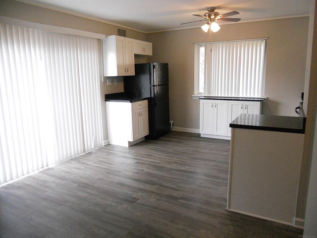 8249 Dartmouth Avenue, Warren, MI 48093