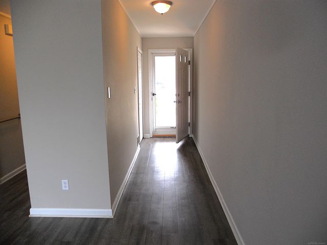 8249 Dartmouth Avenue, Warren, MI 48093