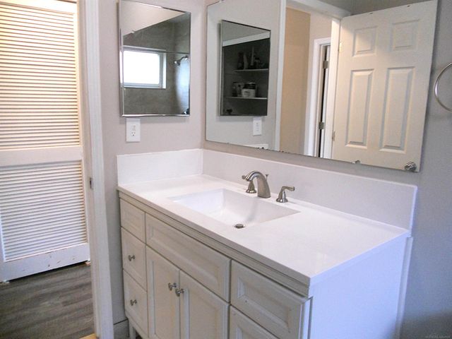 8249 Dartmouth Avenue, Warren, MI 48093
