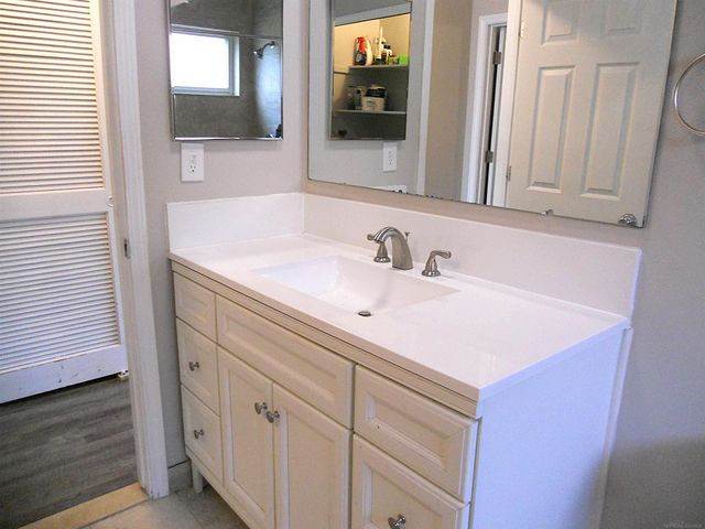 8249 Dartmouth Avenue, Warren, MI 48093