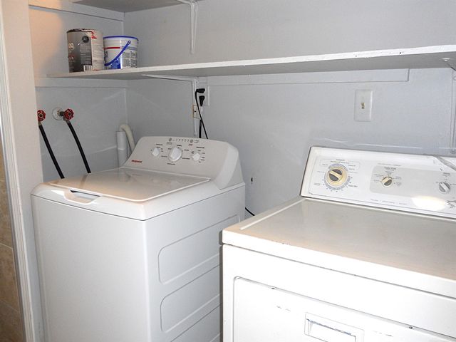 8249 Dartmouth Avenue, Warren, MI 48093
