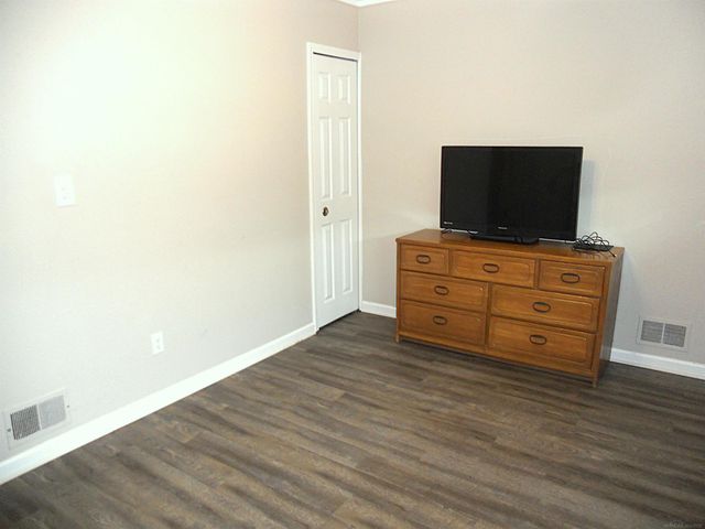 8249 Dartmouth Avenue, Warren, MI 48093