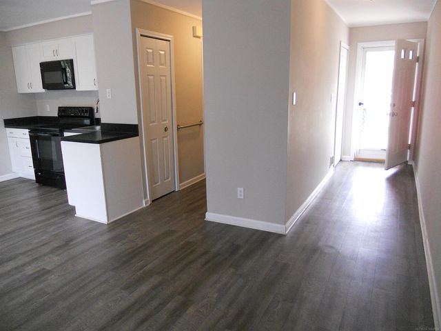 8249 Dartmouth Avenue, Warren, MI 48093